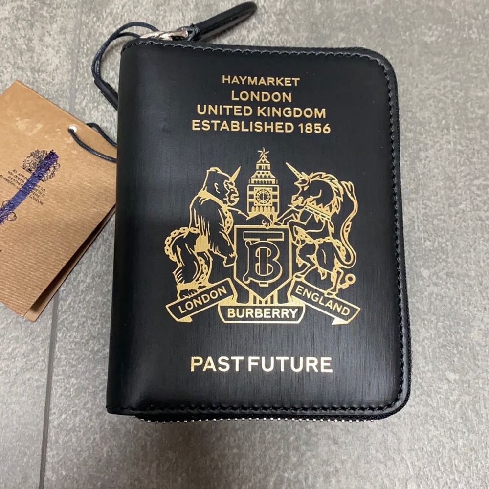 Authentic BNWT Burberry passport zip around wallet
